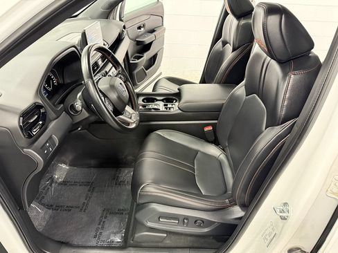 Used 2023 Honda Pilot TrailSport image 11
