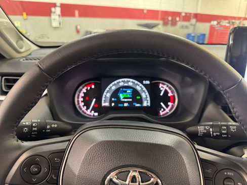 Used 2025 Toyota RAV4 XLE Premium w/ Weather Package AWD/4WD image 10