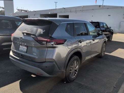 Used 2023 Nissan Rogue S AWD/4WD image 6