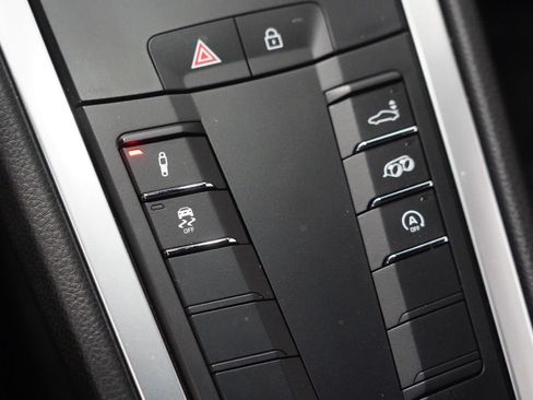Used 2021 Porsche 718 Cayman RWD image 27