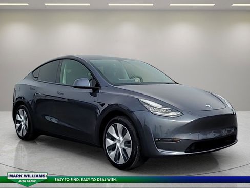 Used 2021 Tesla Model Y Long Range image 1
