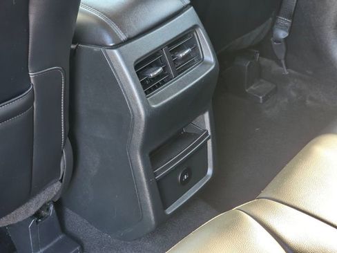 Used 2024 Ford Edge SEL image 17