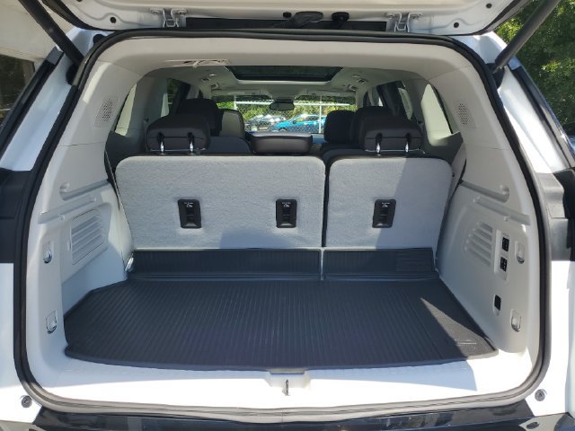Used 2024 GMC Acadia Denali FWD image 9