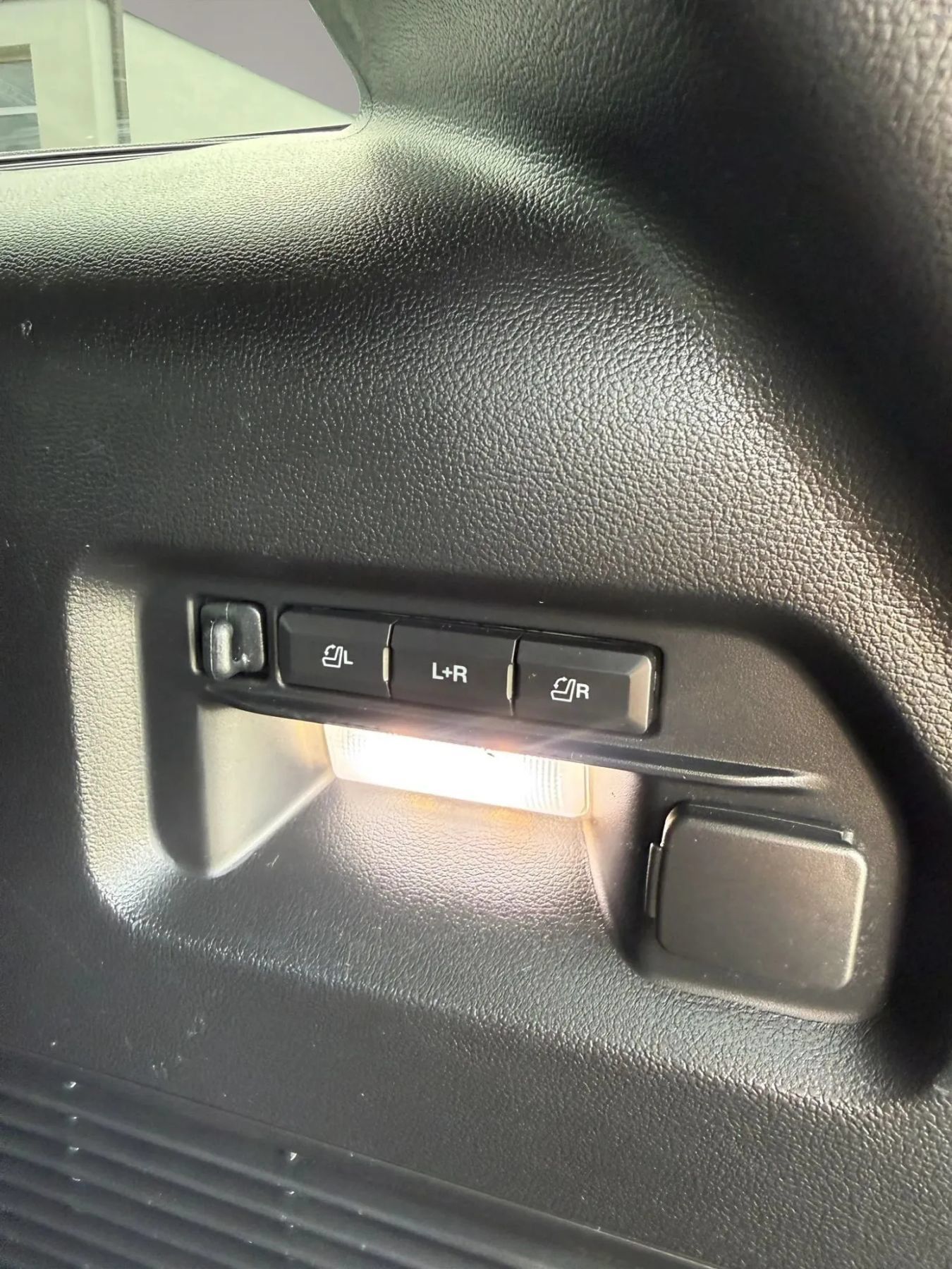 Used 2021 Ford Explorer ST w/ Equipment Group 401A AWD/4WD image 40