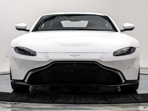 Used 2022 Aston Martin V8 Vantage Coupe RWD image 35