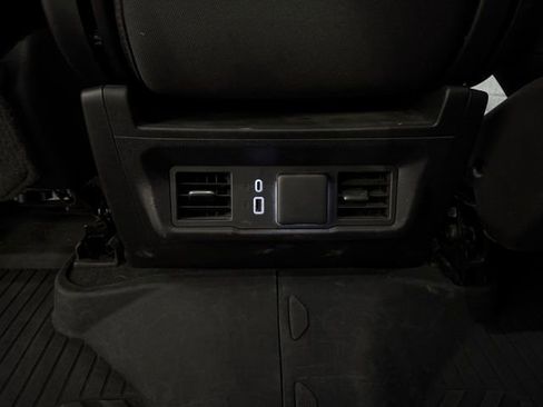 Certified 2022 Chevrolet Silverado 1500 LT w/ Z71 Off-Road Package image 27