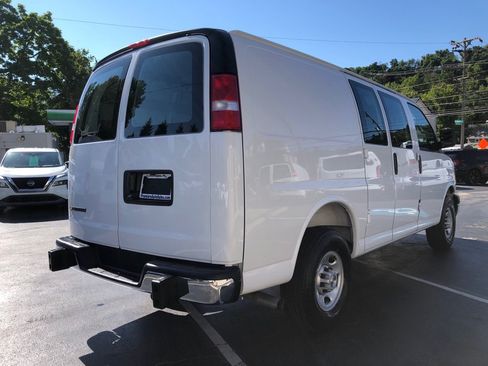 Used 2025 Chevrolet Express 2500 w/ Driver Convenience Package RWD image 6