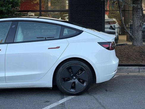 Used 2021 Tesla Model 3 Standard Range Plus RWD image 11