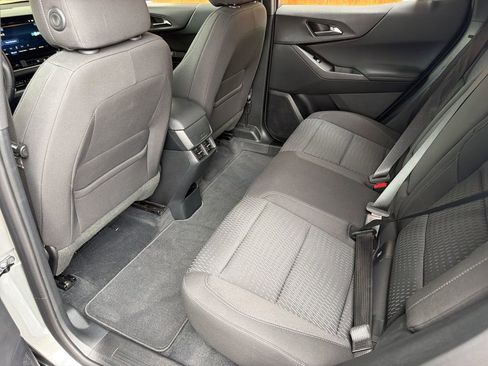 Used 2026 Chevrolet Equinox LT FWD image 30
