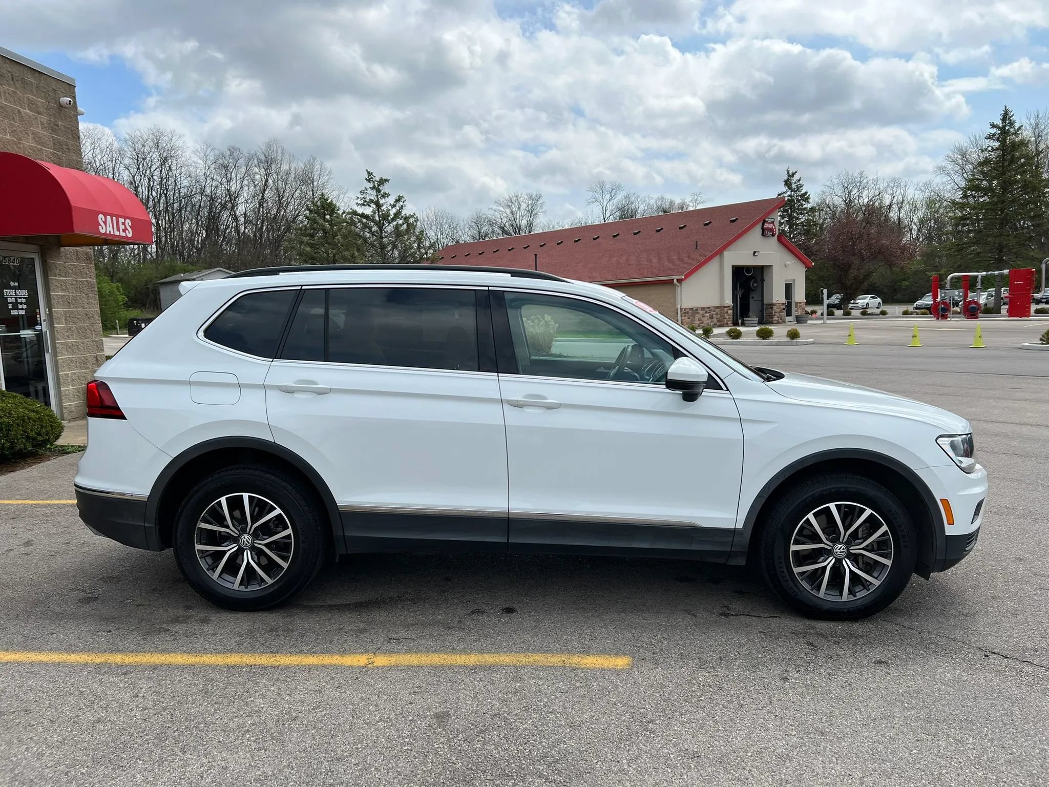 Used 2020 Volkswagen Tiguan S FWD image 4