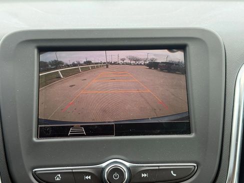 Used 2024 Chevrolet Equinox LS w/ LS Convenience Package image 11