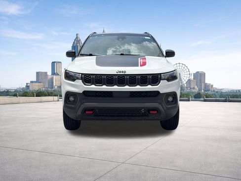 Used 2025 Jeep Compass Trailhawk AWD/4WD image 36