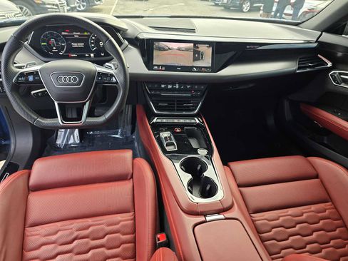 Used 2022 Audi e-tron GT Prestige image 23