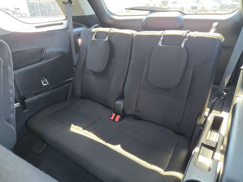 Used 2023 Ford Explorer XLT AWD/4WD image 14