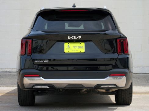 Used 2024 Kia Sorento SX image 10