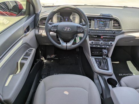 Used 2020 Hyundai Elantra SEL FWD image 14
