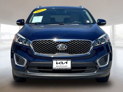 Used 2017 Kia Sorento AWD image 2