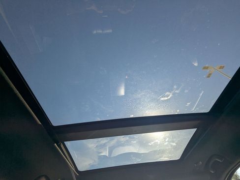 Used 2020 Jeep Grand Cherokee Overland image 28