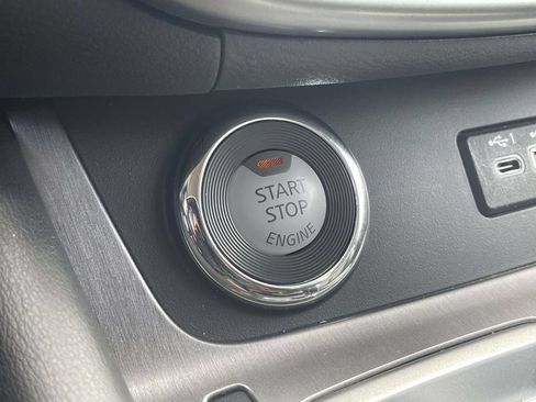 Used 2024 Nissan Murano SV AWD/4WD image 29
