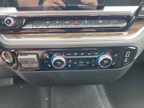 New 2026 GMC Sierra 1500 SLE image 15