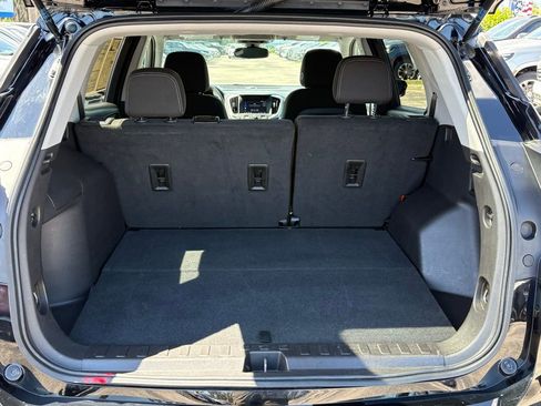 Used 2024 GMC Terrain SLE FWD image 11