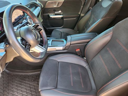 Used 2024 Mercedes-Benz GLB 250 GLB 250 image 13