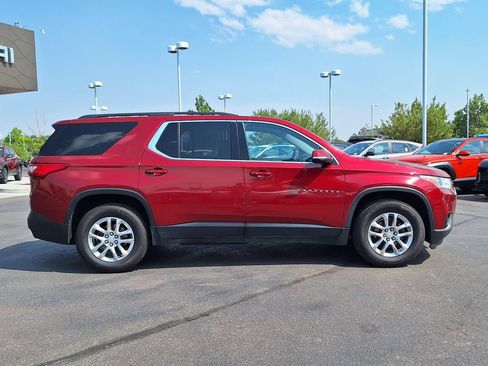 Used 2019 Chevrolet Traverse LT AWD/4WD image 2