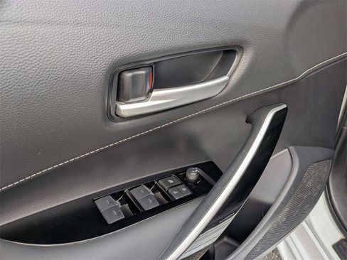 Used 2022 Toyota Corolla XSE image 15