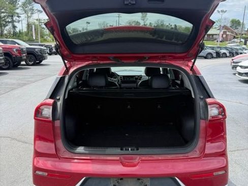 Used 2017 Kia Niro EX image 7