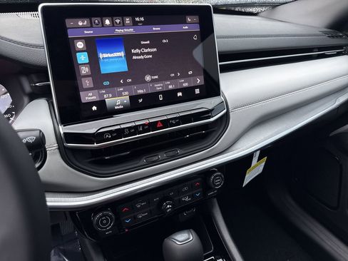 New 2026 Jeep Compass Limited image 19