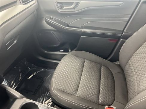 Used 2023 Ford Escape Active w/ Tech Pack #1 AWD/4WD image 17