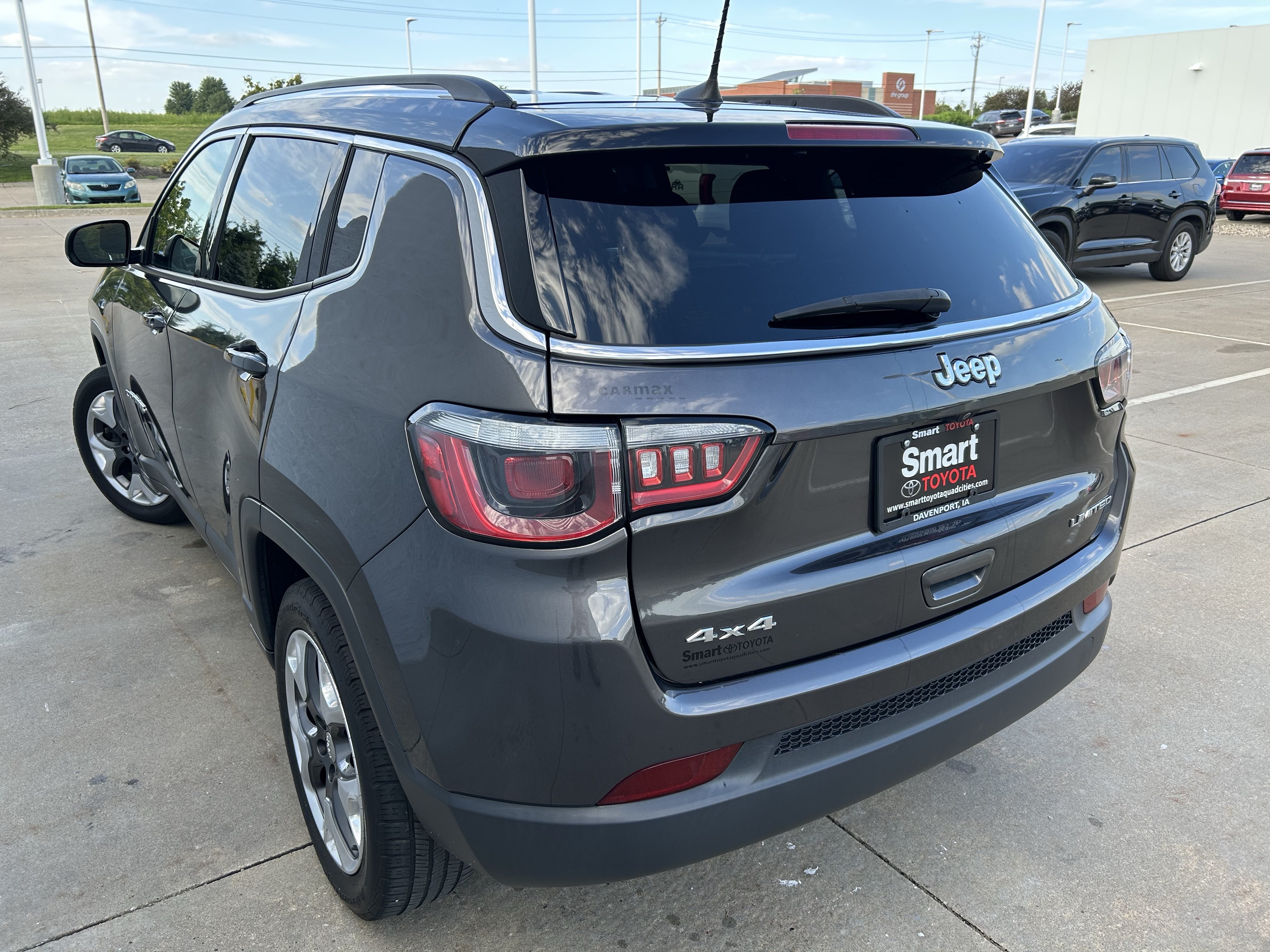 Used 2018 Jeep Compass Limited AWD/4WD image 4
