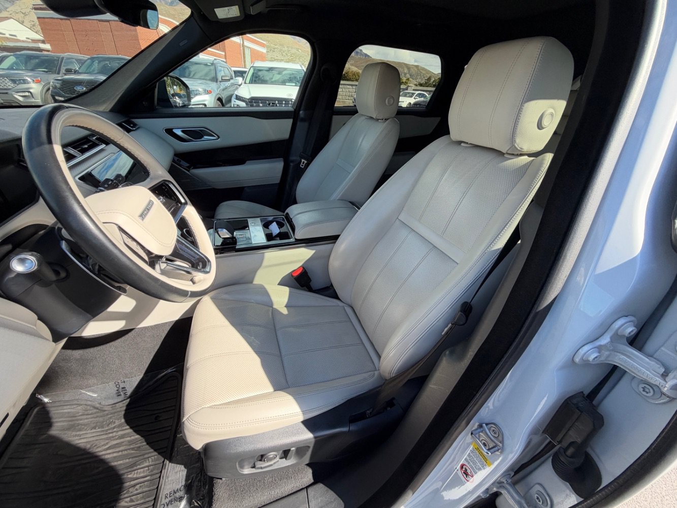 Used 2021 Land Rover Range Rover Velar R-Dynamic S AWD/4WD image 17