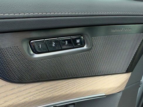 New 2026 Volvo XC90 B6 Plus w/ Protection Package Premier image 9