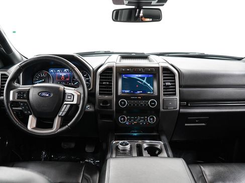 Used 2021 Ford Expedition XLT w/ Equipment Group 202A AWD/4WD image 18