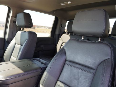 Used 2023 GMC Sierra 2500 Denali w/ Denali Ultimate Package image 15