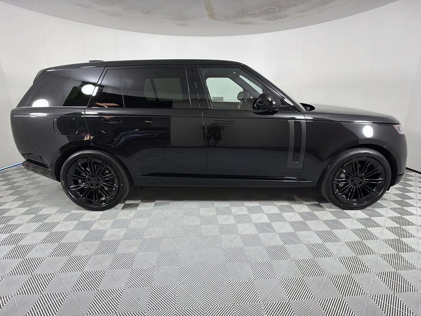 New 2026 Land Rover Range Rover Long Wheelbase SE AWD/4WD image 6