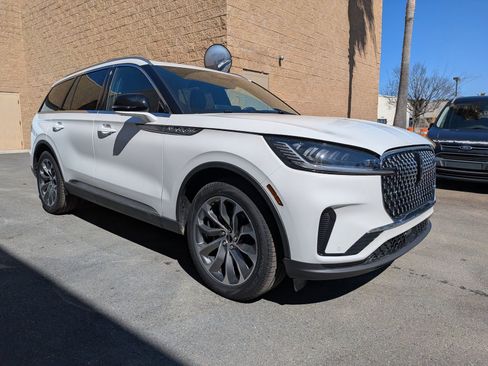 New 2026 Lincoln Aviator Reserve image 2