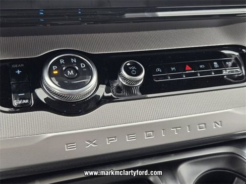 New 2026 Ford Expedition Active image 18