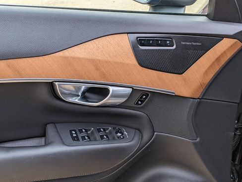 Certified 2024 Volvo XC90 T8 Plus w/ Protection Package Premier image 10