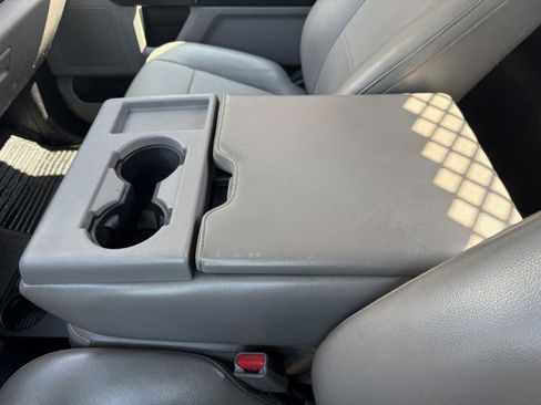 Used 2017 Ford F550 2WD Regular Cab Super Duty image 23