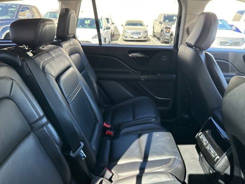 Used 2022 Lincoln Aviator Reserve w/ Equipment Group 201A image 4