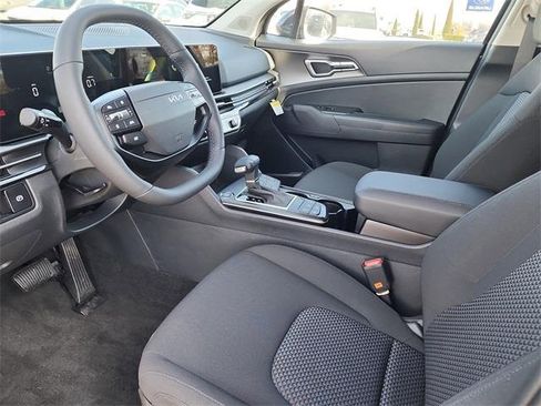 New 2026 Kia Sportage LX image 12
