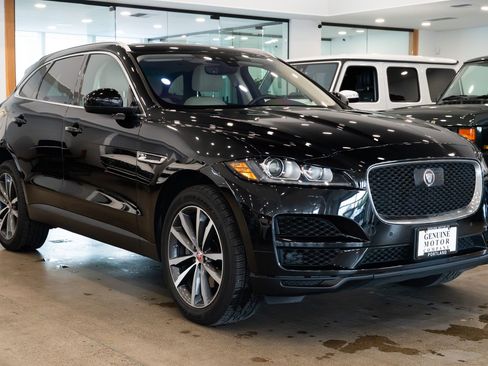 Used 2019 Jaguar F-PACE Prestige AWD/4WD image 3