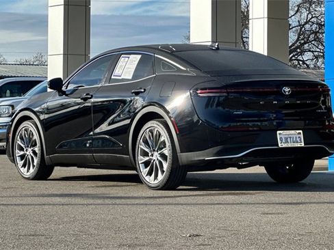 Used 2023 Toyota Crown Limited image 7