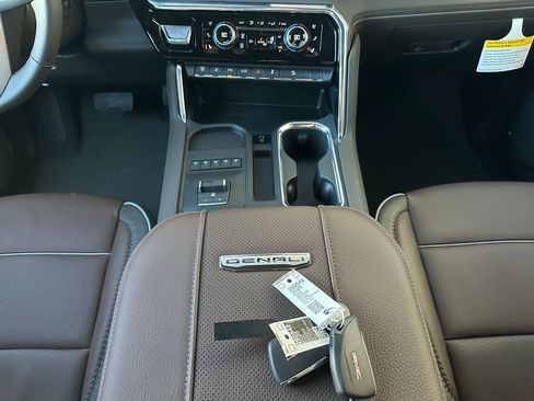 New 2026 GMC Sierra 2500 Denali w/ Denali Reserve Package image 20