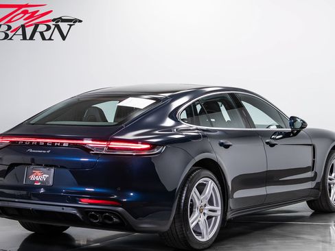 Used 2022 Porsche Panamera 4 Platinum Edition AWD/4WD image 5