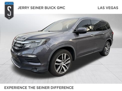 Used 2018 Honda Pilot Touring image 1