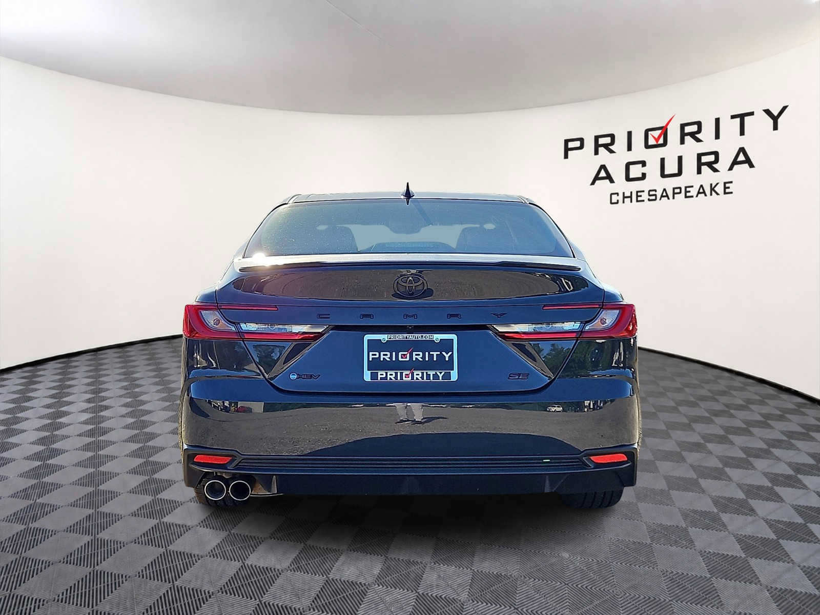 Used 2025 Toyota Camry SE w/ Convenience Package FWD image 5