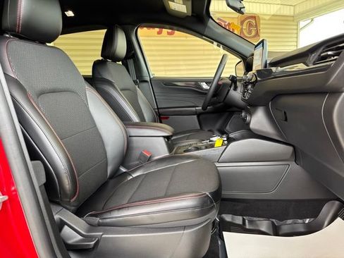 Used 2025 Ford Escape ST-Line w/ Cold Weather Package AWD/4WD image 25
